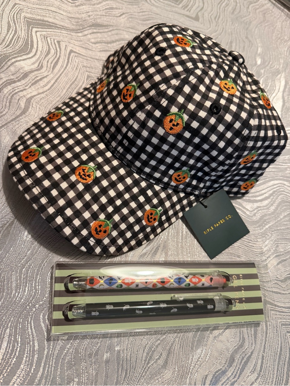 🎃✨ Halloween Black & White Plaid Hat + Glitter Gel Pens Set ✨🎃